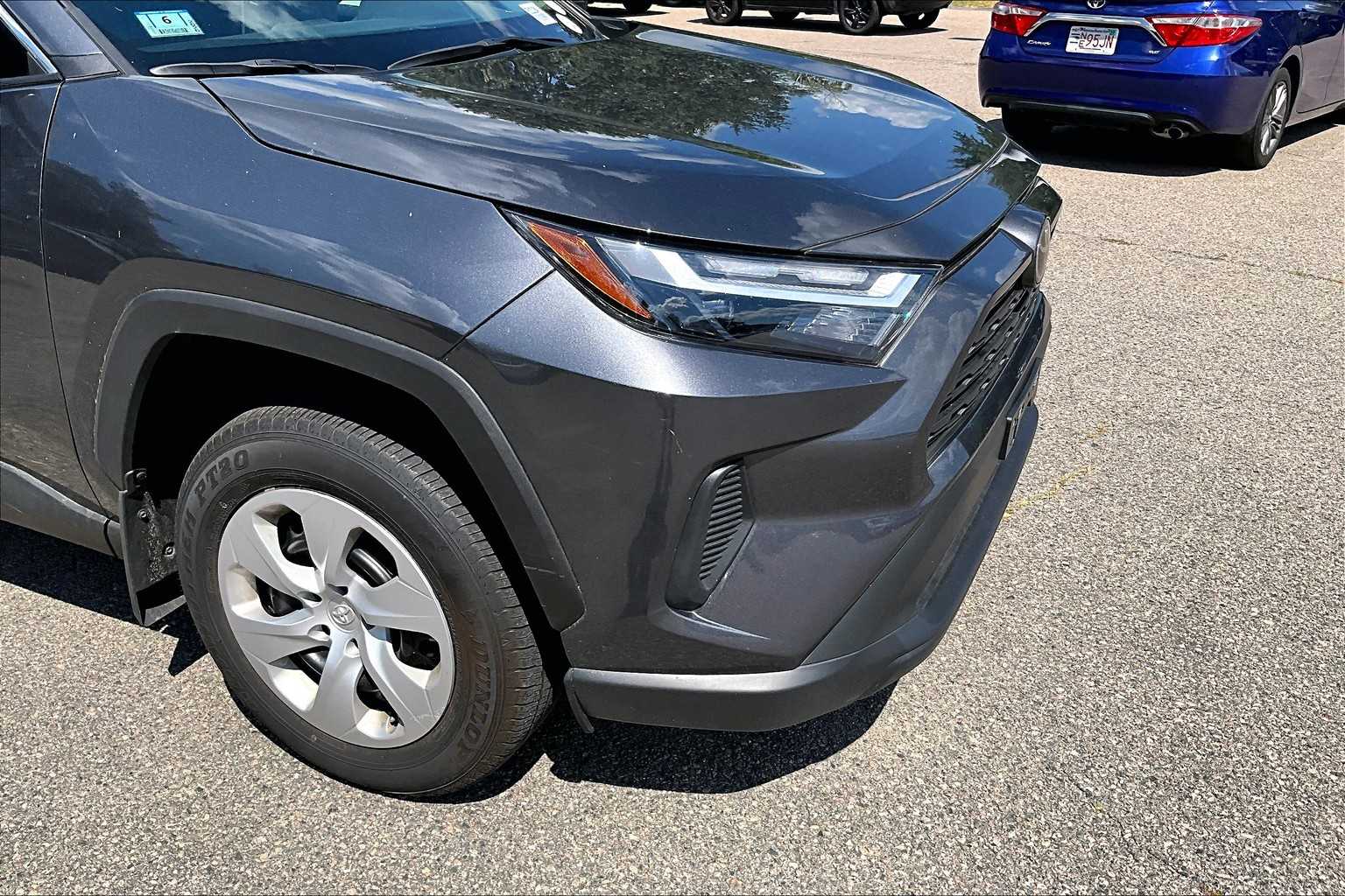 2024 Toyota RAV4 LE - Photo 5