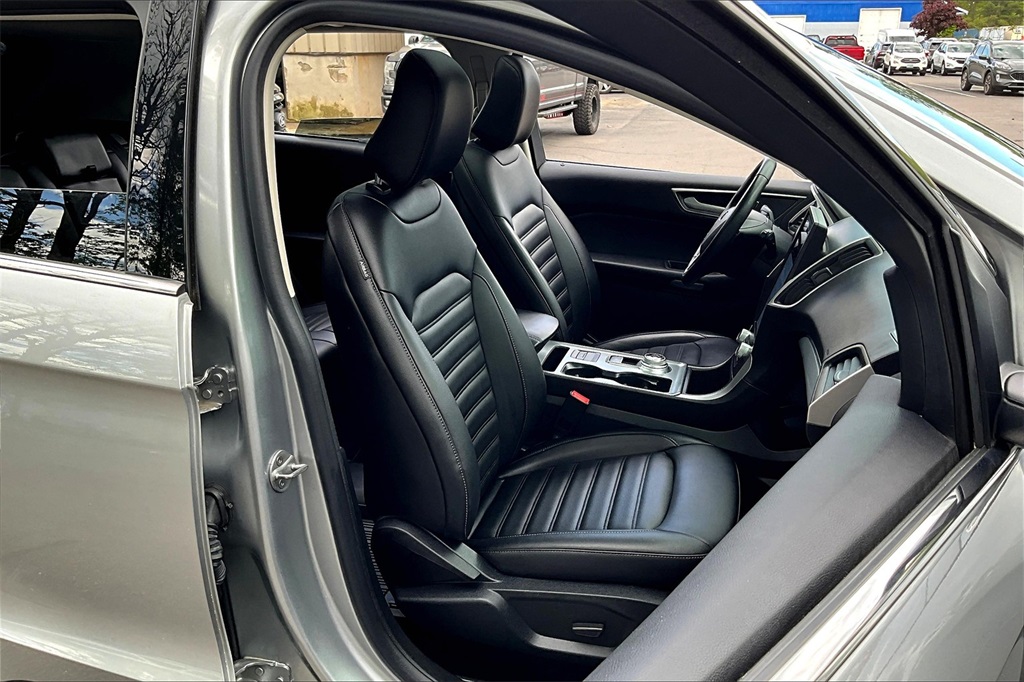2021 Ford Edge SEL - Photo 11