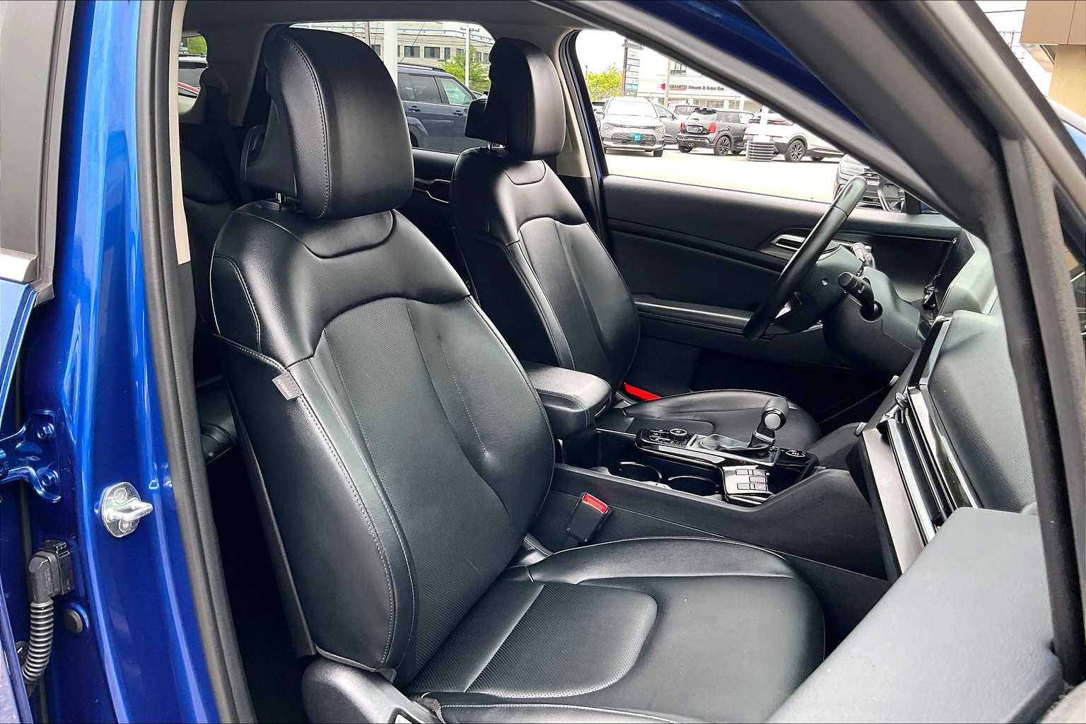 2023 Kia Sportage EX - Photo 11