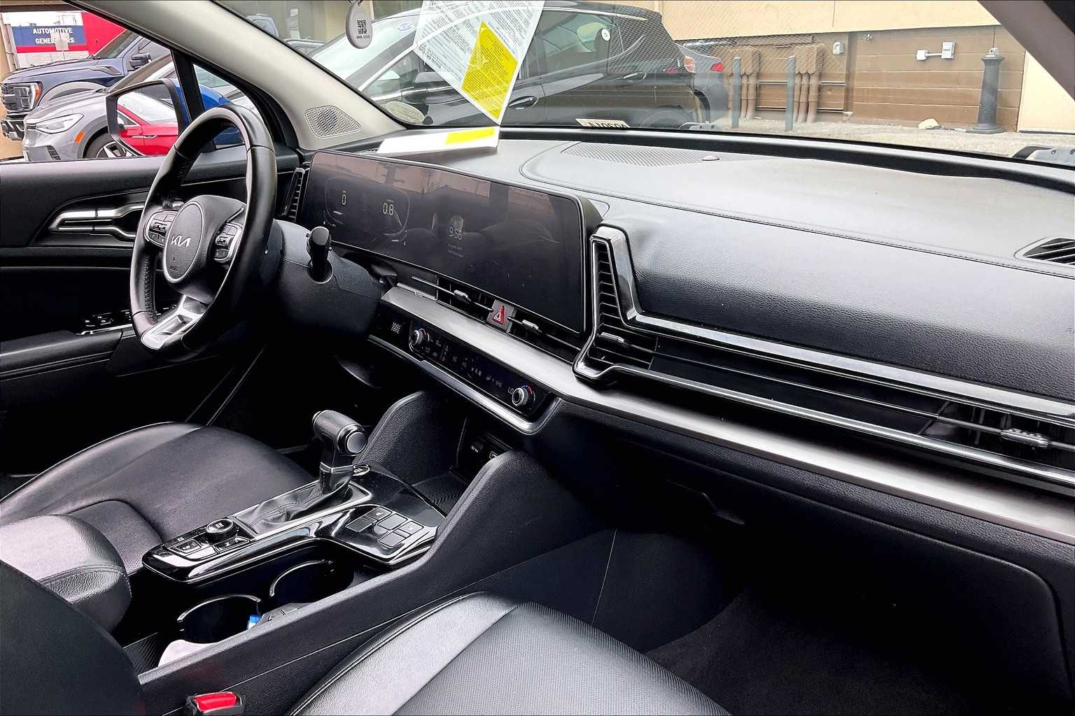 2023 Kia Sportage EX - Photo 14