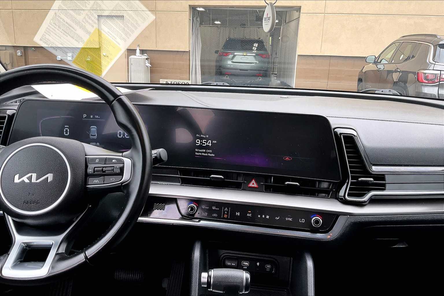 2023 Kia Sportage EX - Photo 18