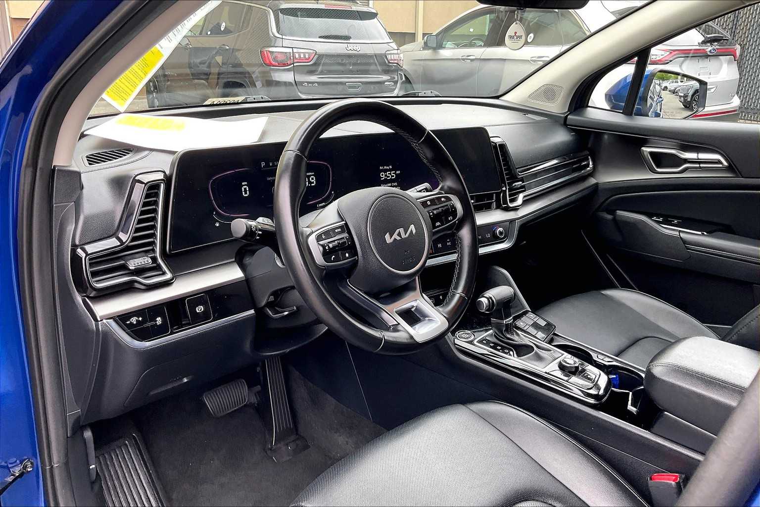 2023 Kia Sportage EX - Photo 8