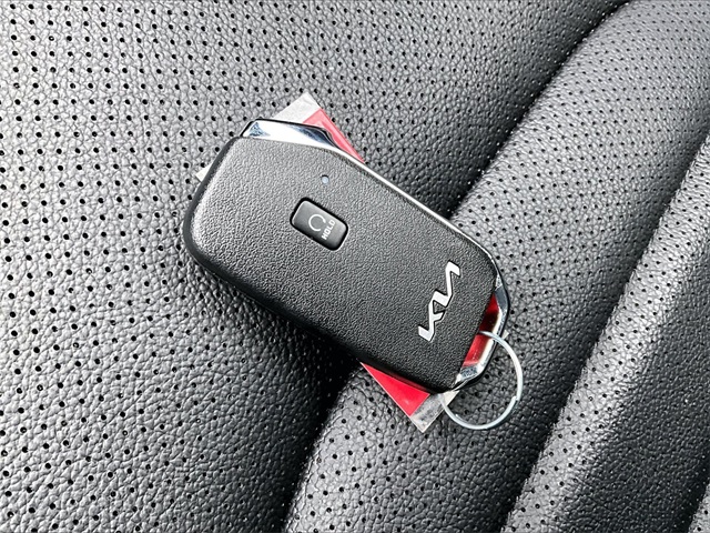 2023 Kia Forte GT - Photo 11