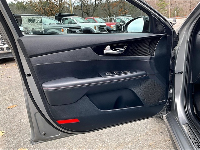 2023 Kia Forte GT - Photo 19