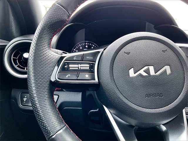 2023 Kia Forte GT - Photo 24