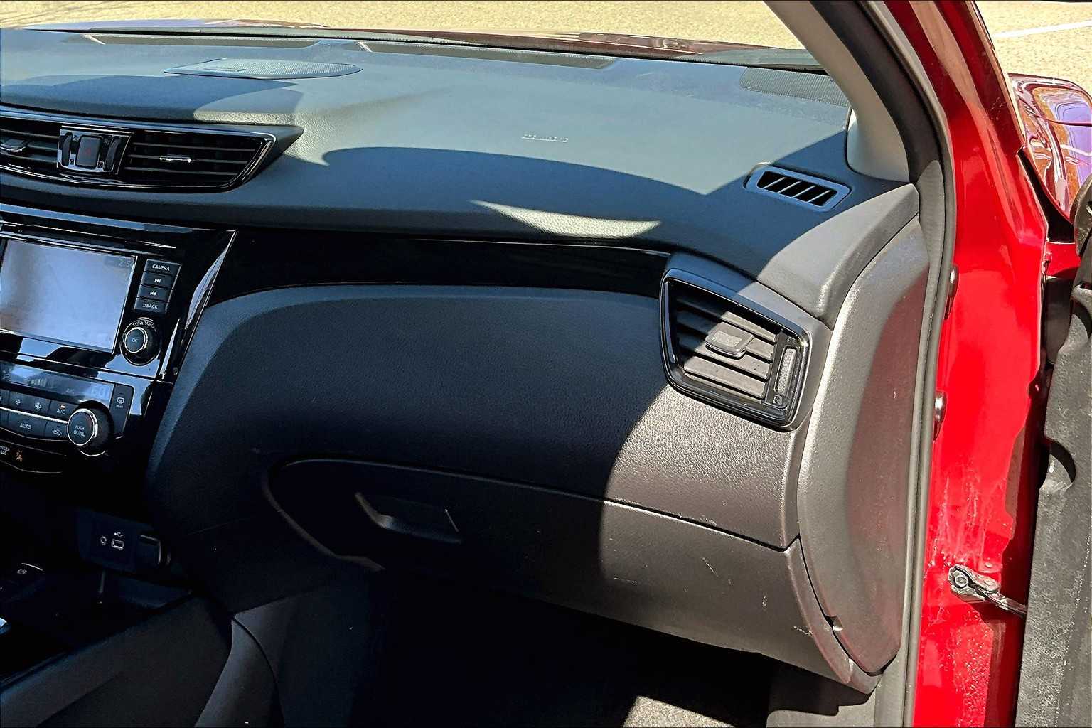 2021 Nissan Rogue Sport SL - Photo 13
