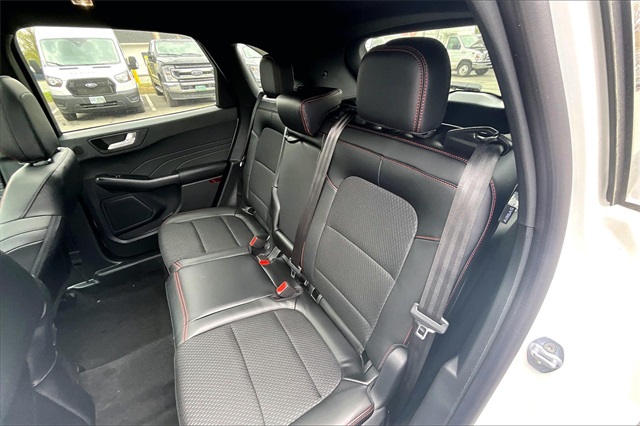 2025 Ford Escape ST-Line Select - Photo 11