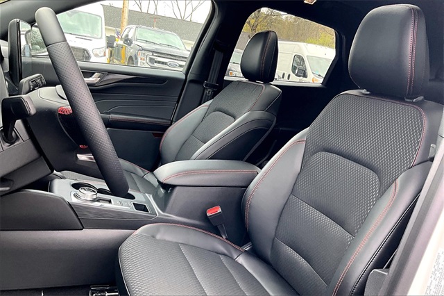 2025 Ford Escape ST-Line Select - Photo 10