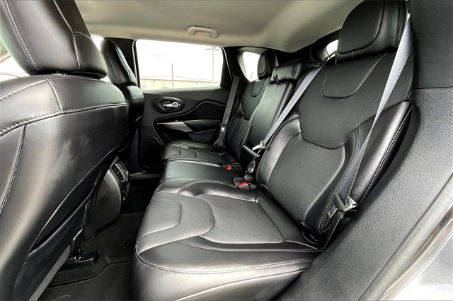 2021 Jeep Cherokee Latitude Lux - Photo 14