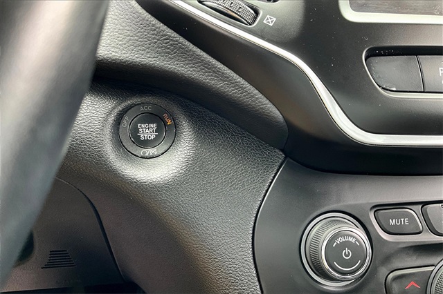 2021 Jeep Cherokee Latitude Lux - Photo 23