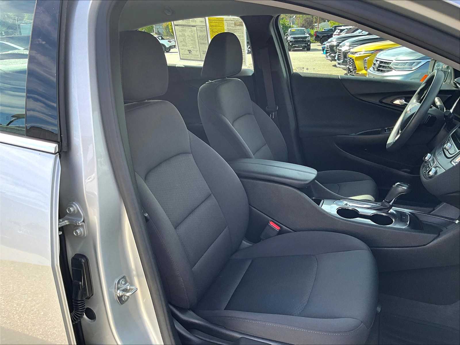 2019 Chevrolet Malibu LT - Photo 11