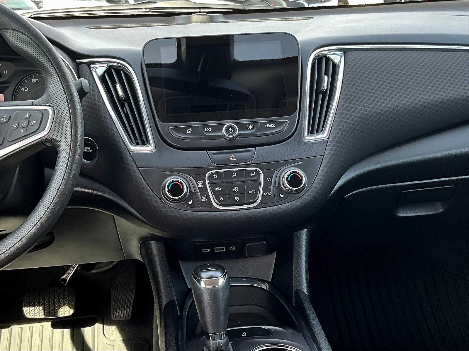 2019 Chevrolet Malibu LT - Photo 18