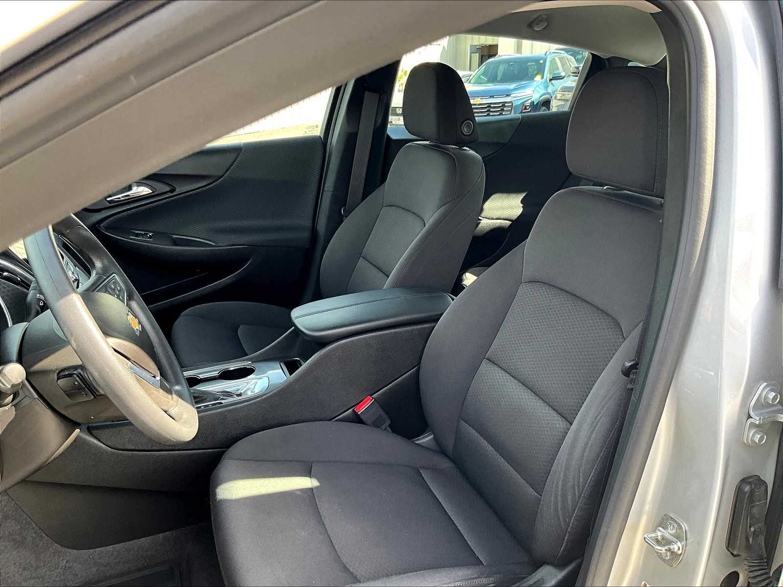2019 Chevrolet Malibu LT - Photo 10