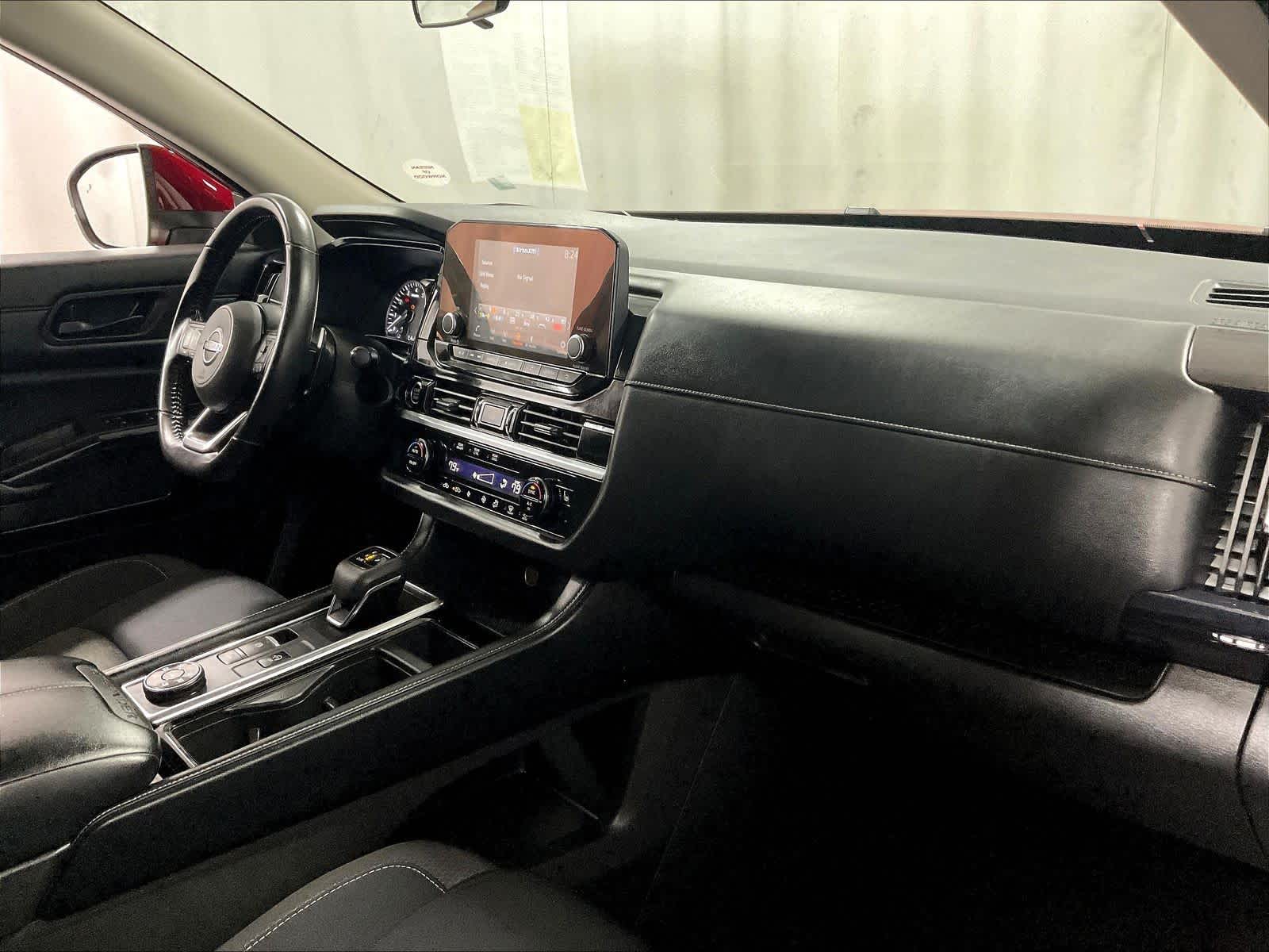 2024 Nissan Pathfinder SV - Photo 14