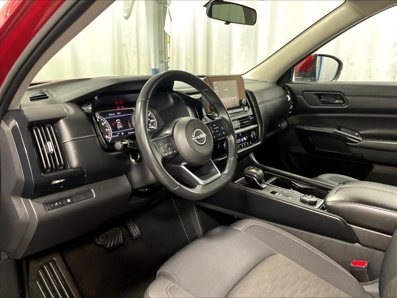 2024 Nissan Pathfinder SV - Photo 8