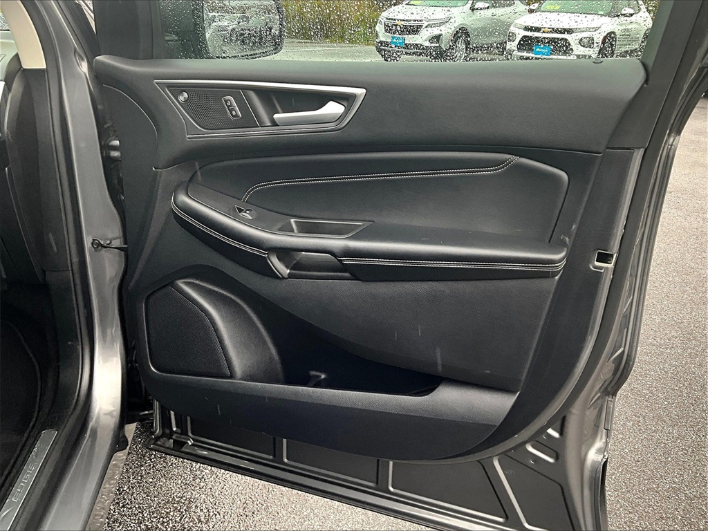 2022 Ford Edge Titanium - Photo 12