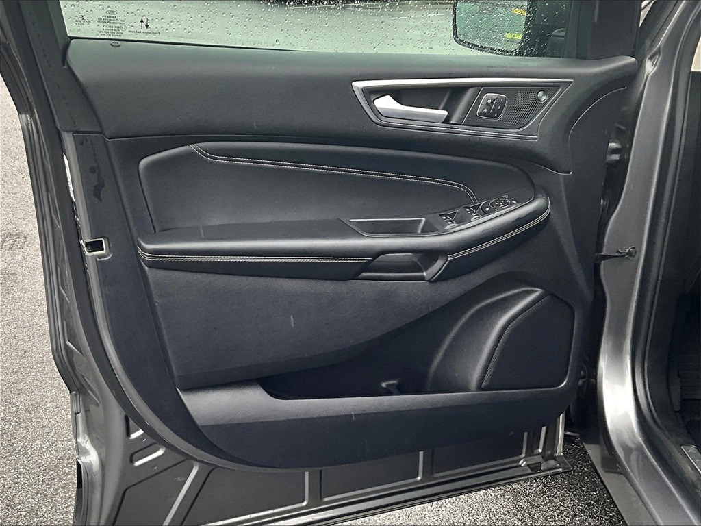 2022 Ford Edge Titanium - Photo 9