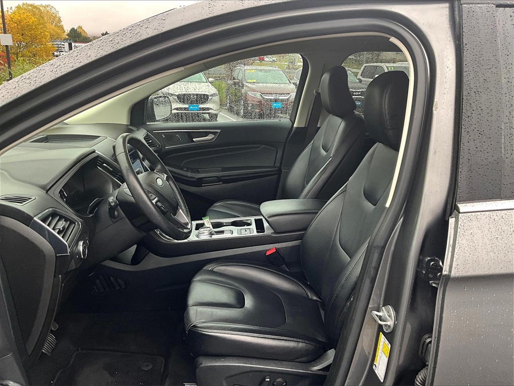 2022 Ford Edge Titanium - Photo 10