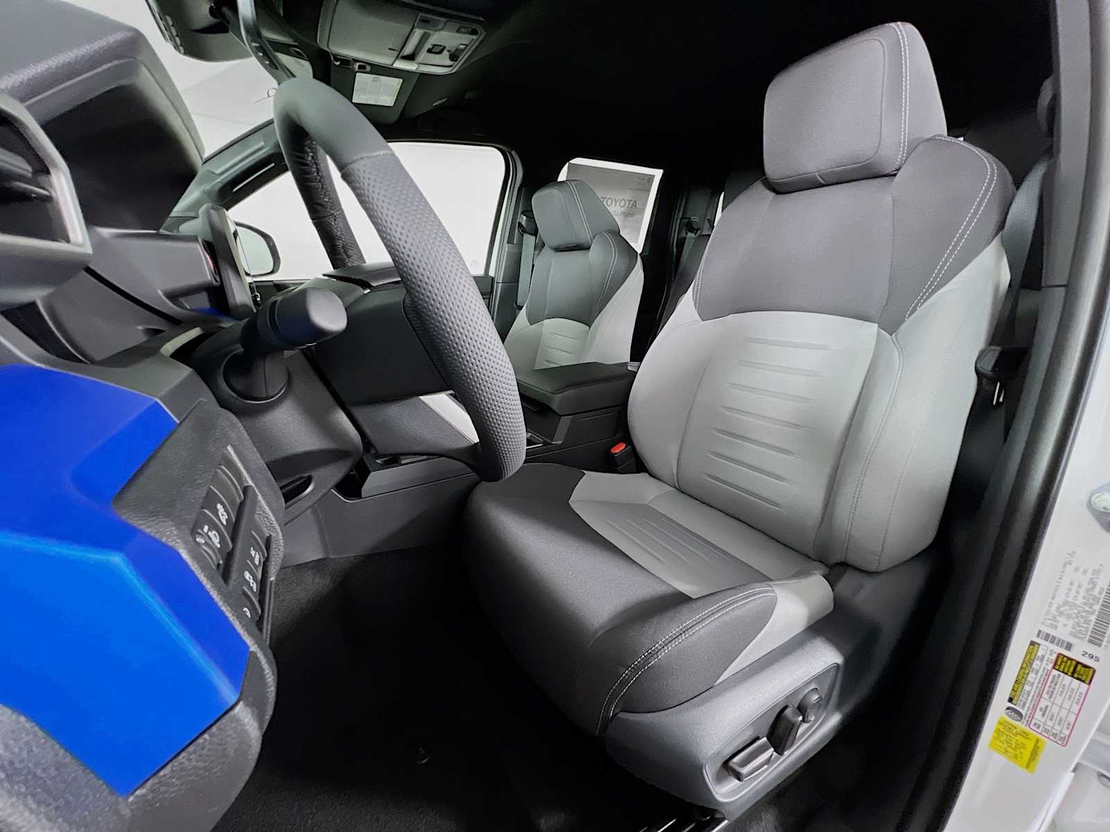 2025 Toyota Tacoma TRD Off Road - Photo 12