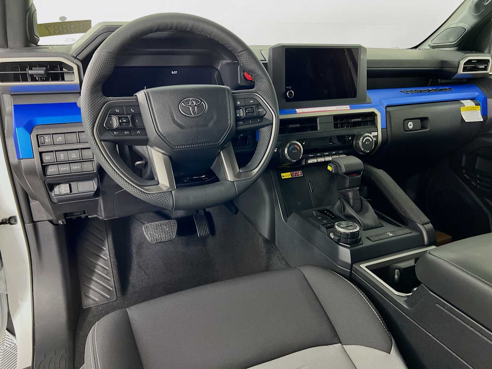 2025 Toyota Tacoma TRD Off Road - Photo 6