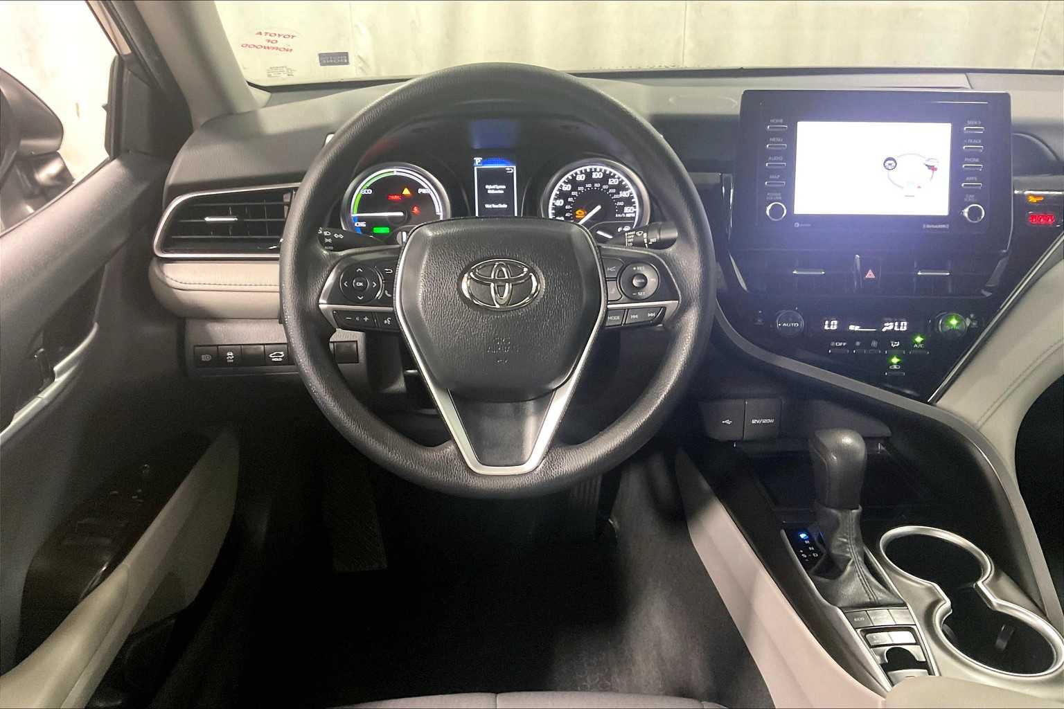 2023 Toyota Camry Hybrid LE - Photo 17