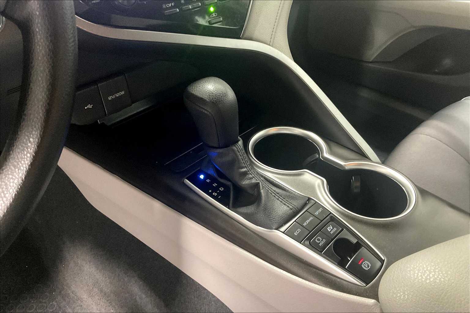 2023 Toyota Camry Hybrid LE - Photo 20