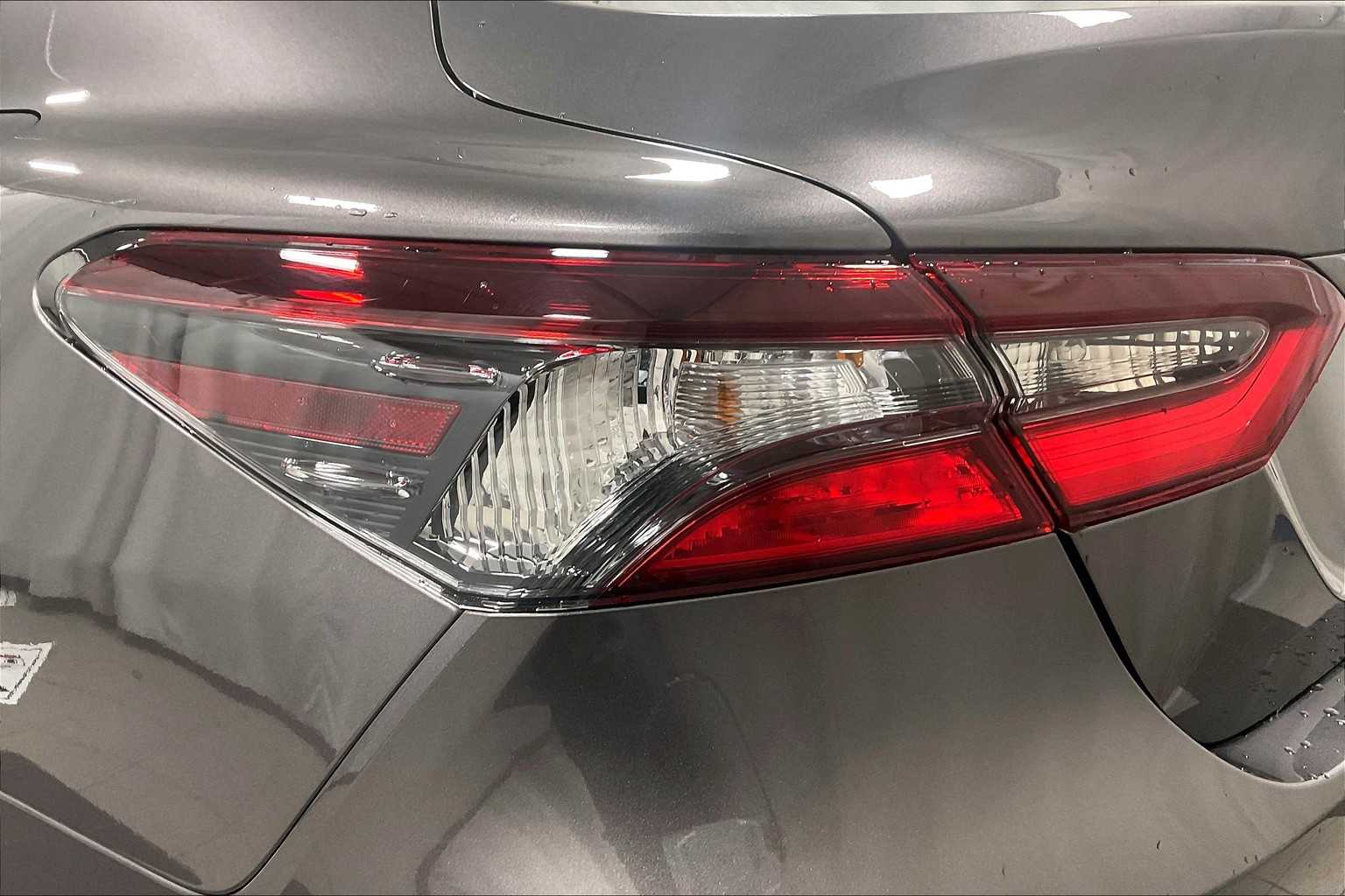 2023 Toyota Camry Hybrid LE - Photo 33