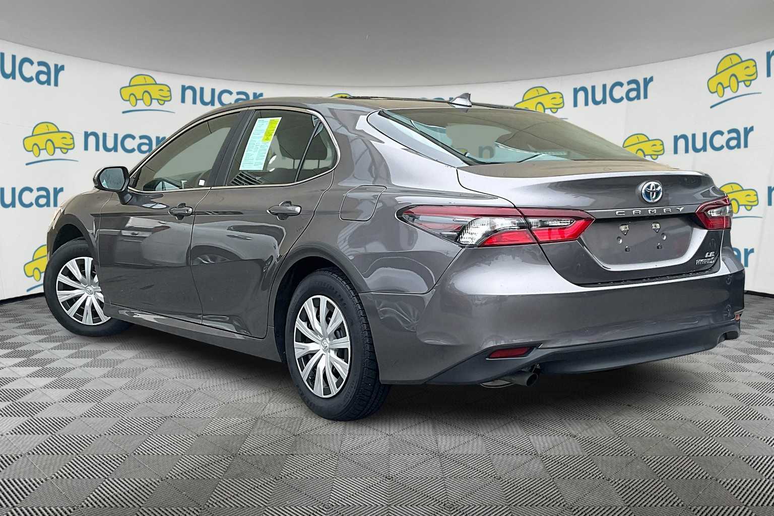 2023 Toyota Camry Hybrid LE - Photo 4