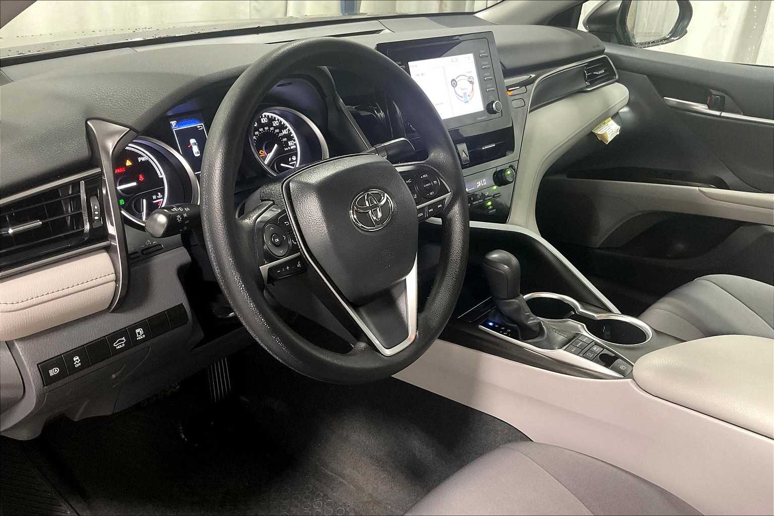 2023 Toyota Camry Hybrid LE - Photo 8
