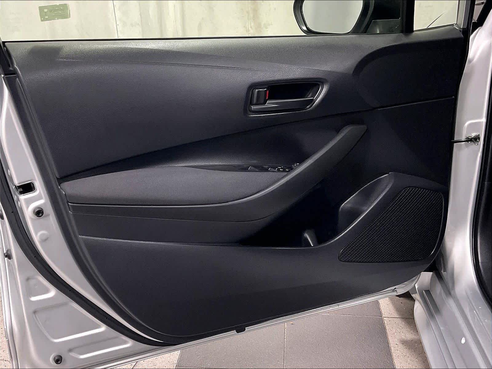 2024 Toyota Corolla Hybrid LE - Photo 9