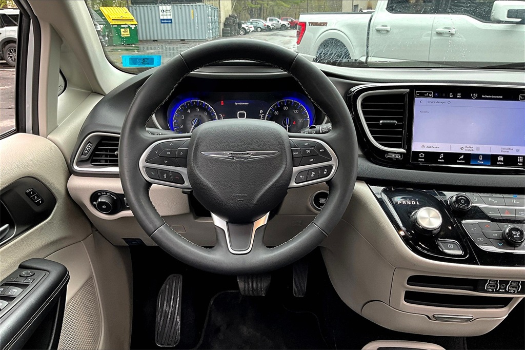2023 Chrysler Pacifica Touring L - Photo 18