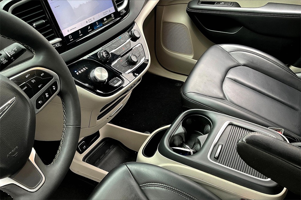 2023 Chrysler Pacifica Touring L - Photo 21