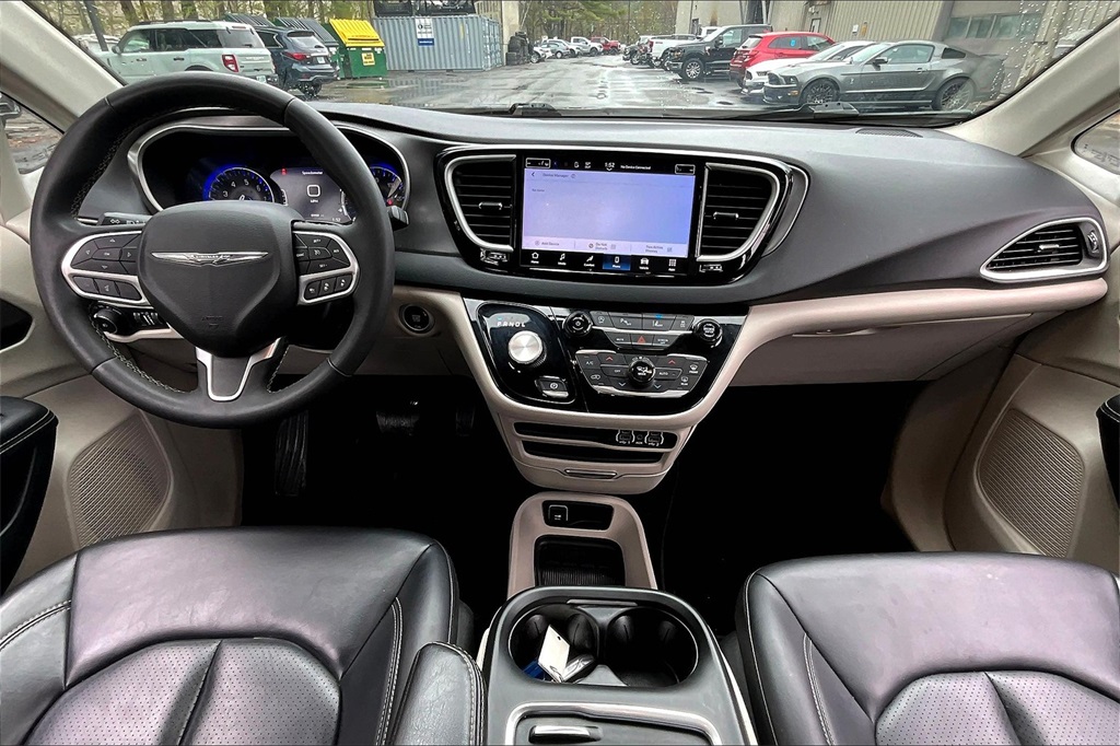 2023 Chrysler Pacifica Touring L - Photo 22