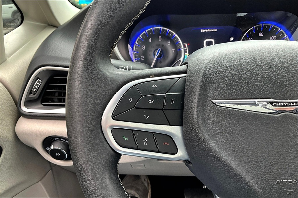 2023 Chrysler Pacifica Touring L - Photo 23