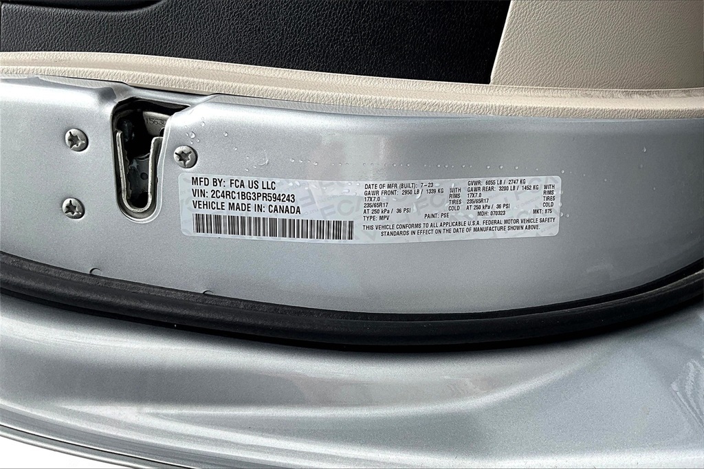 2023 Chrysler Pacifica Touring L - Photo 32
