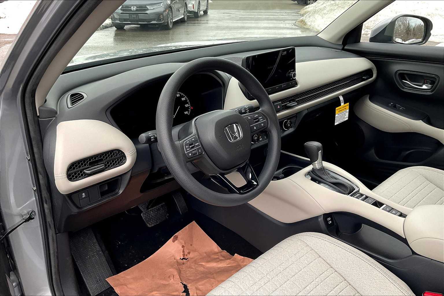 2025 Honda HR-V LX - Photo 9