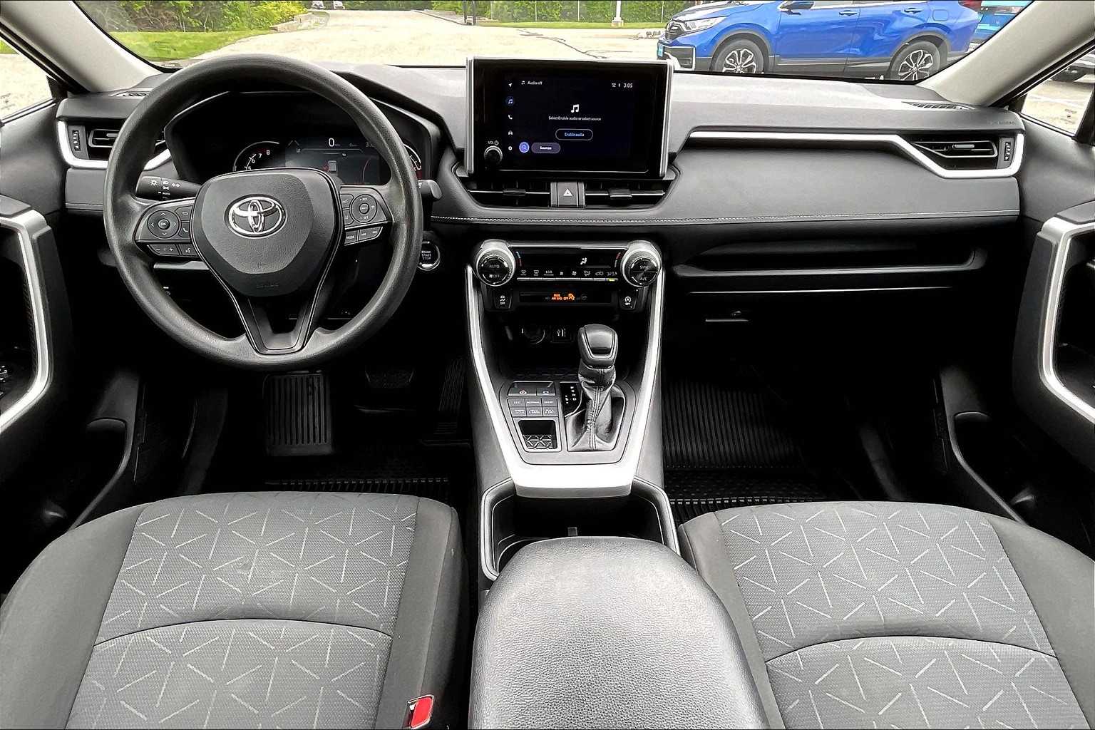 2024 Toyota RAV4 XLE - Photo 21
