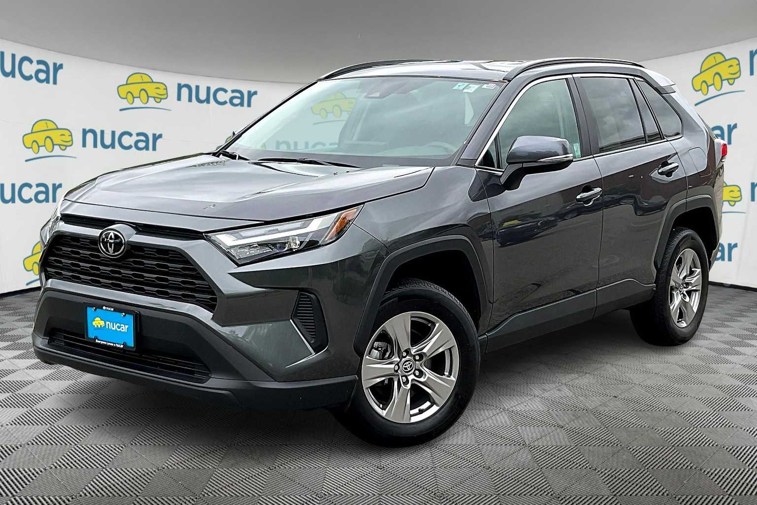 2024 Toyota RAV4 XLE - Photo 3