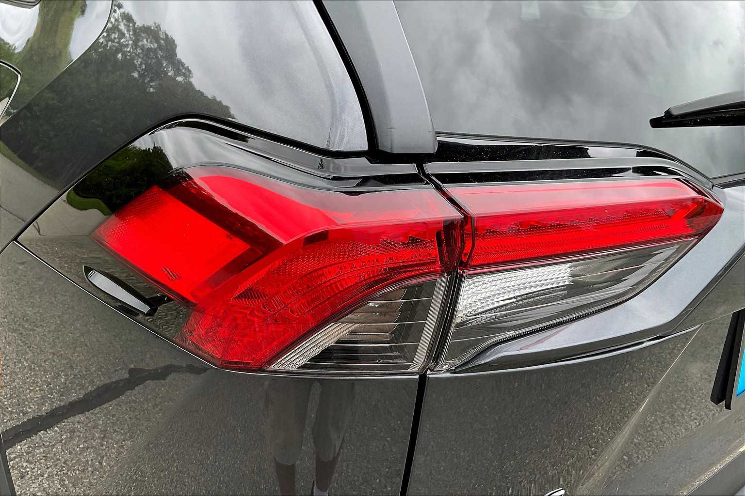 2024 Toyota RAV4 XLE - Photo 31