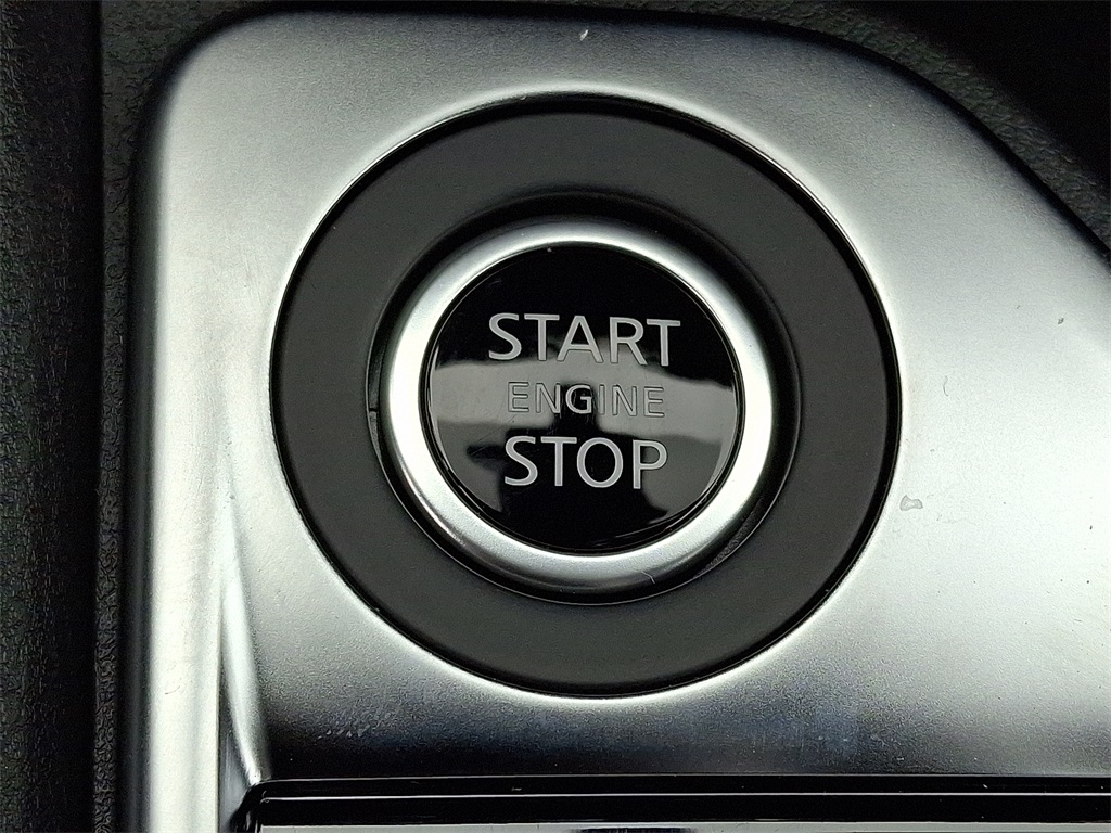 2025 Nissan Sentra SV - Photo 15