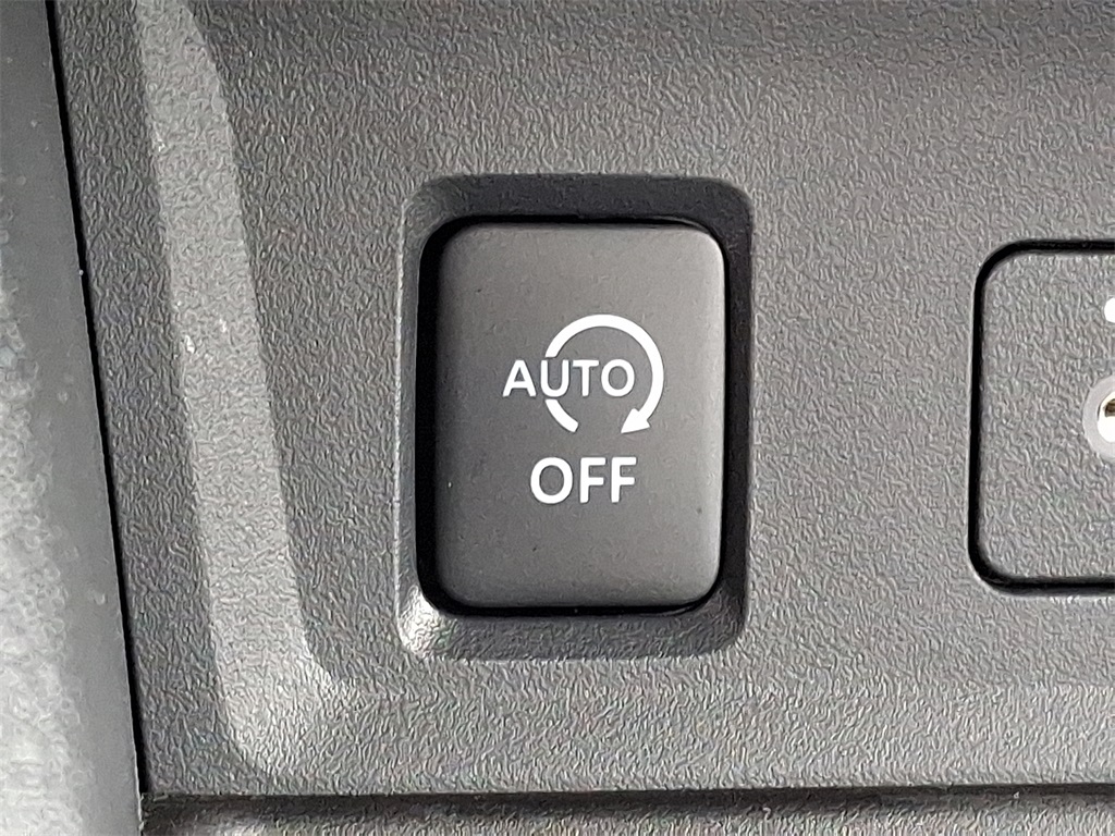 2025 Nissan Sentra SV - Photo 16