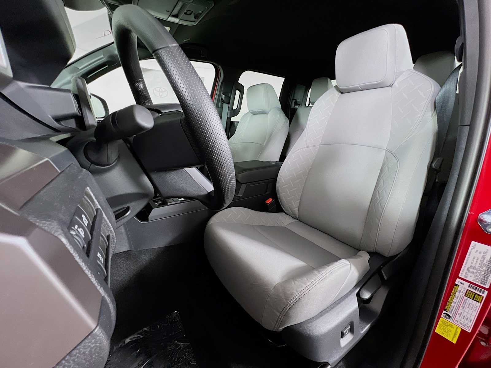 2025 Toyota Tacoma SR5 - Photo 12