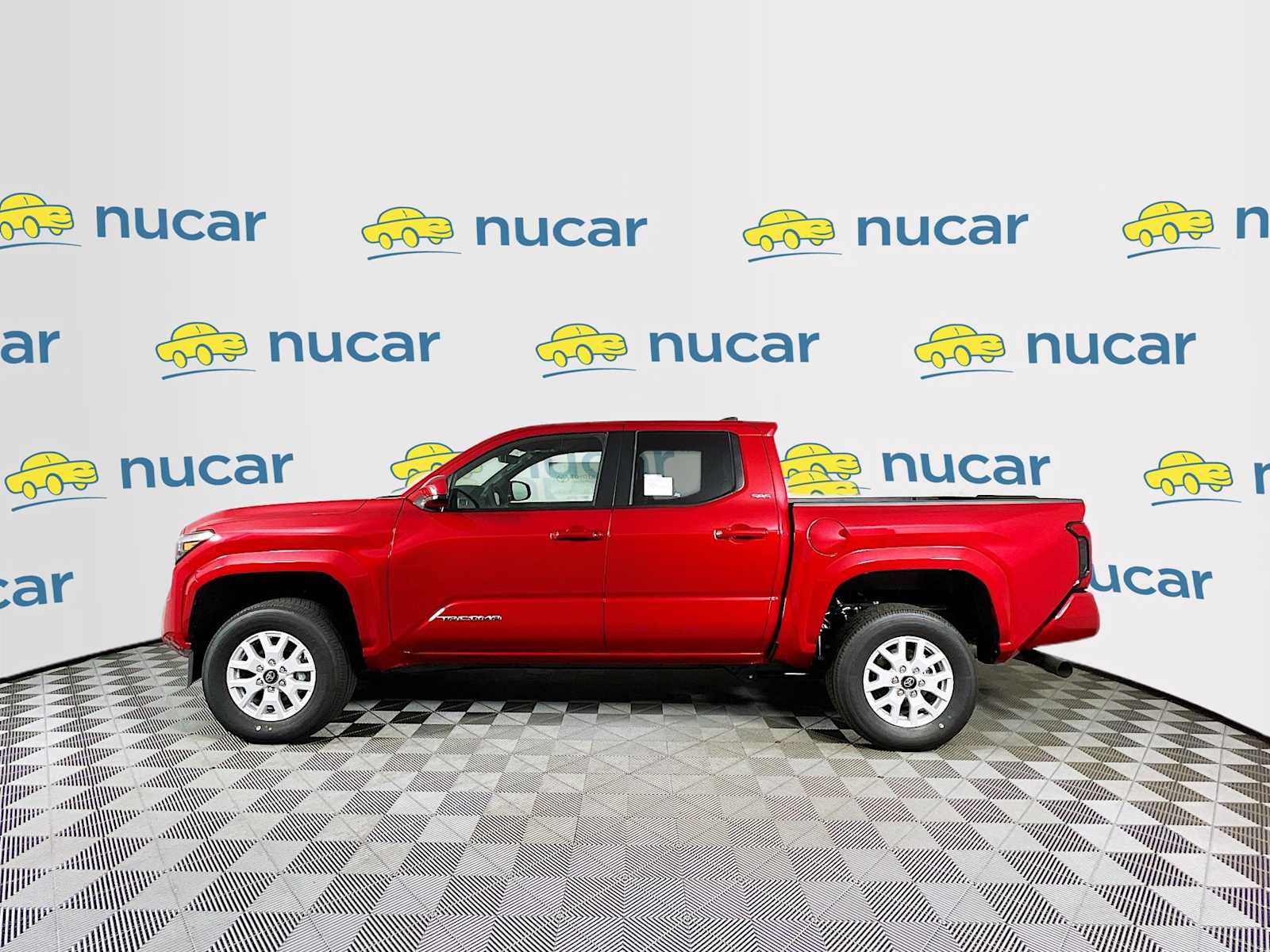 2025 Toyota Tacoma SR5 - Photo 3