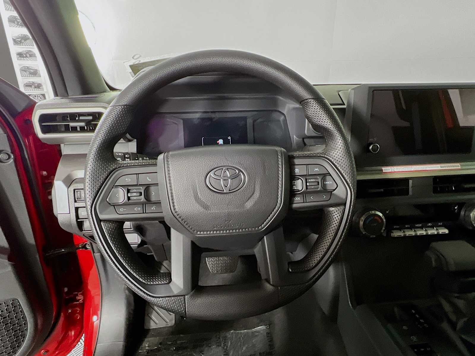 2025 Toyota Tacoma SR5 - Photo 7