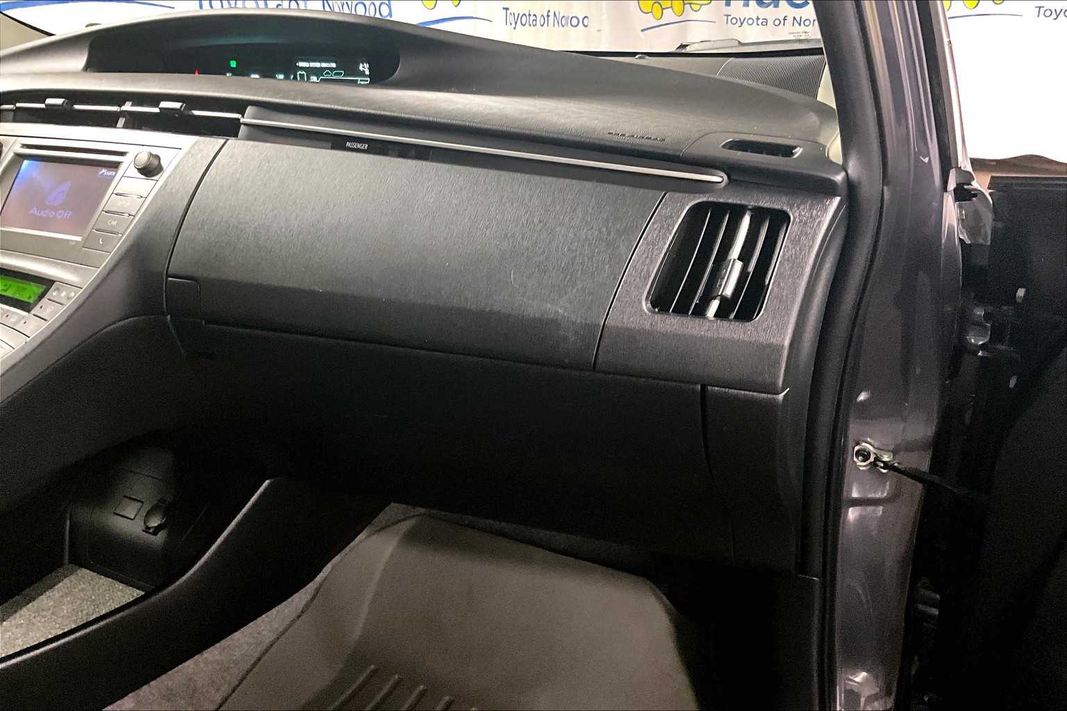 2013 Toyota Prius Two - Photo 13