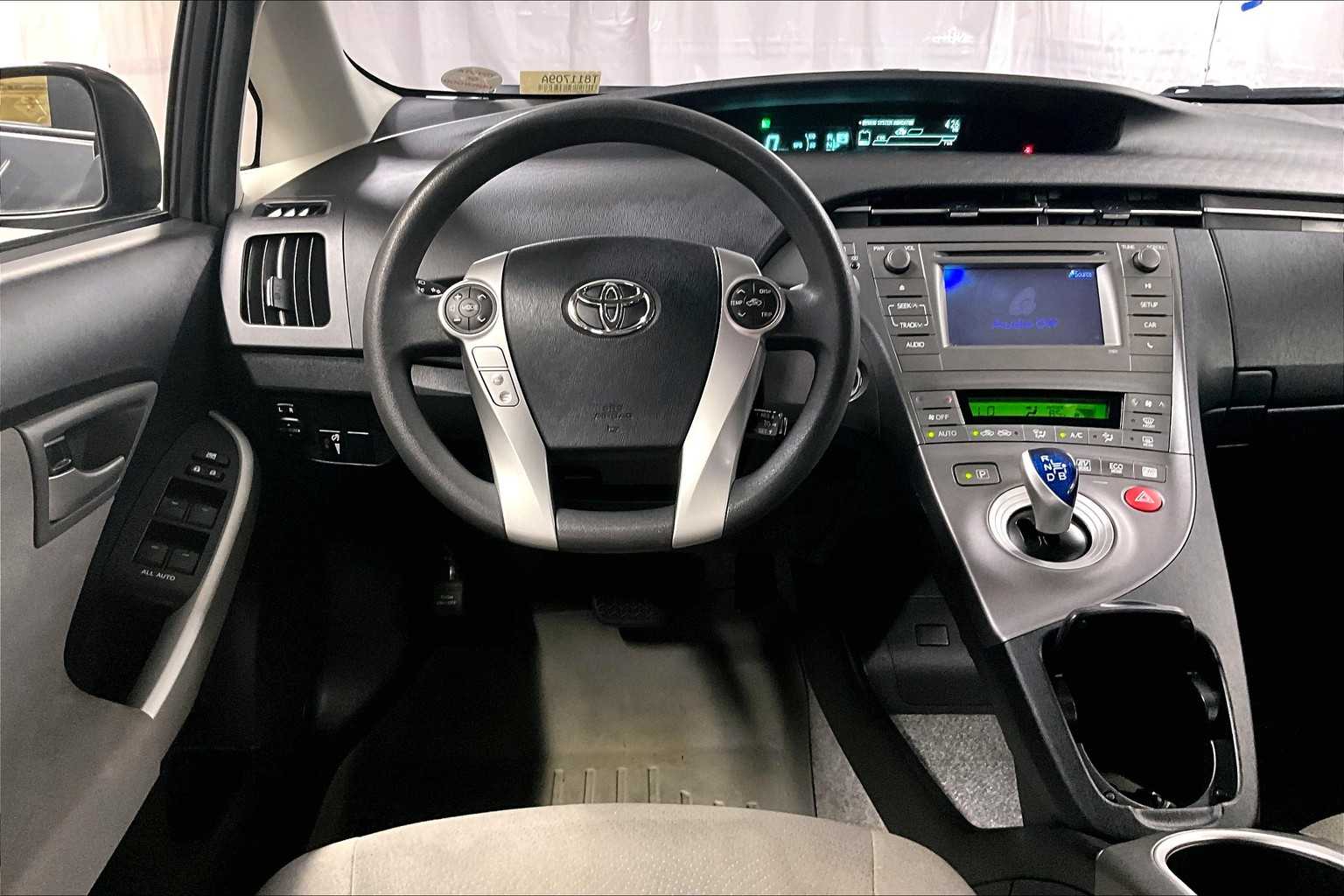 2013 Toyota Prius Two - Photo 17