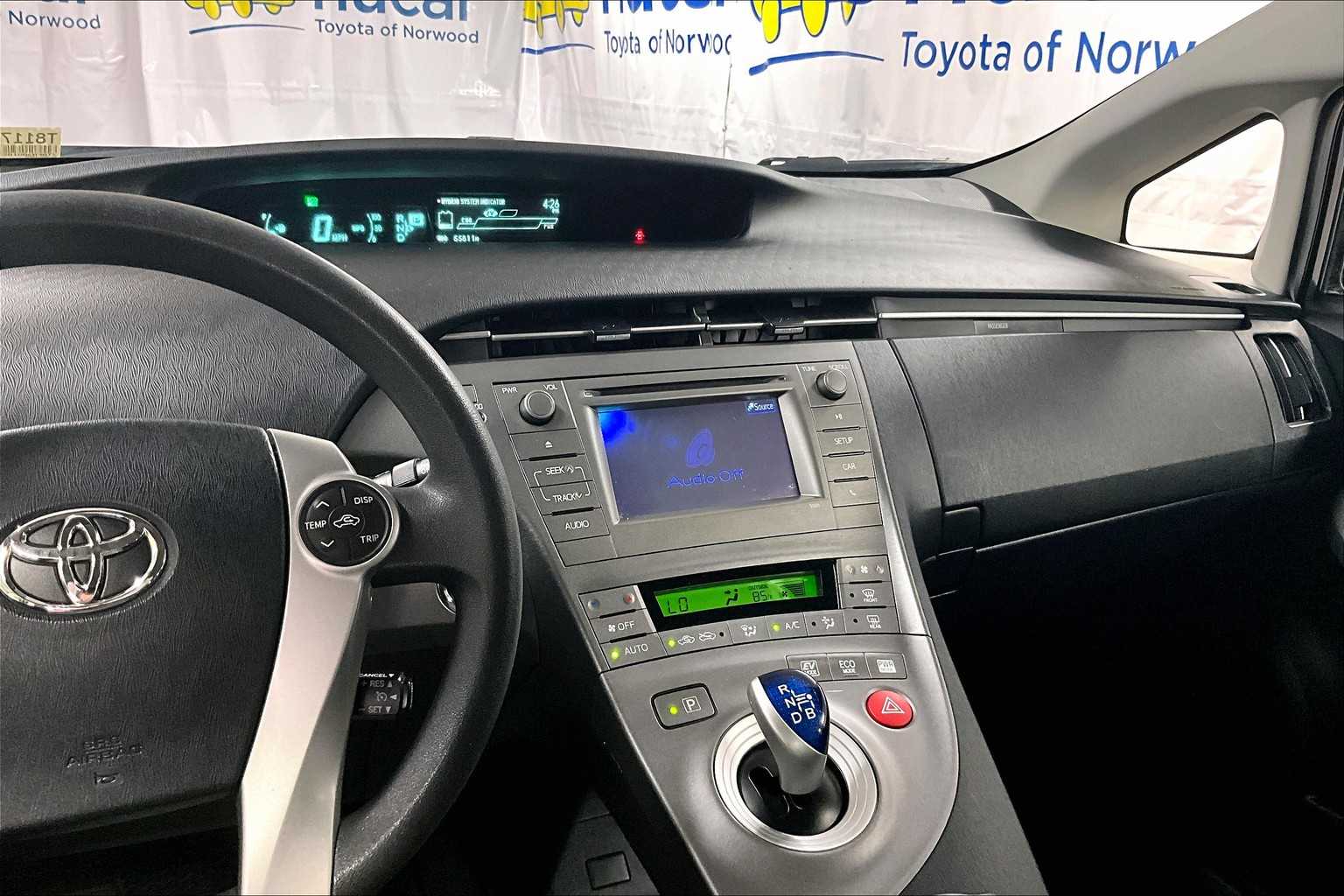2013 Toyota Prius Two - Photo 18