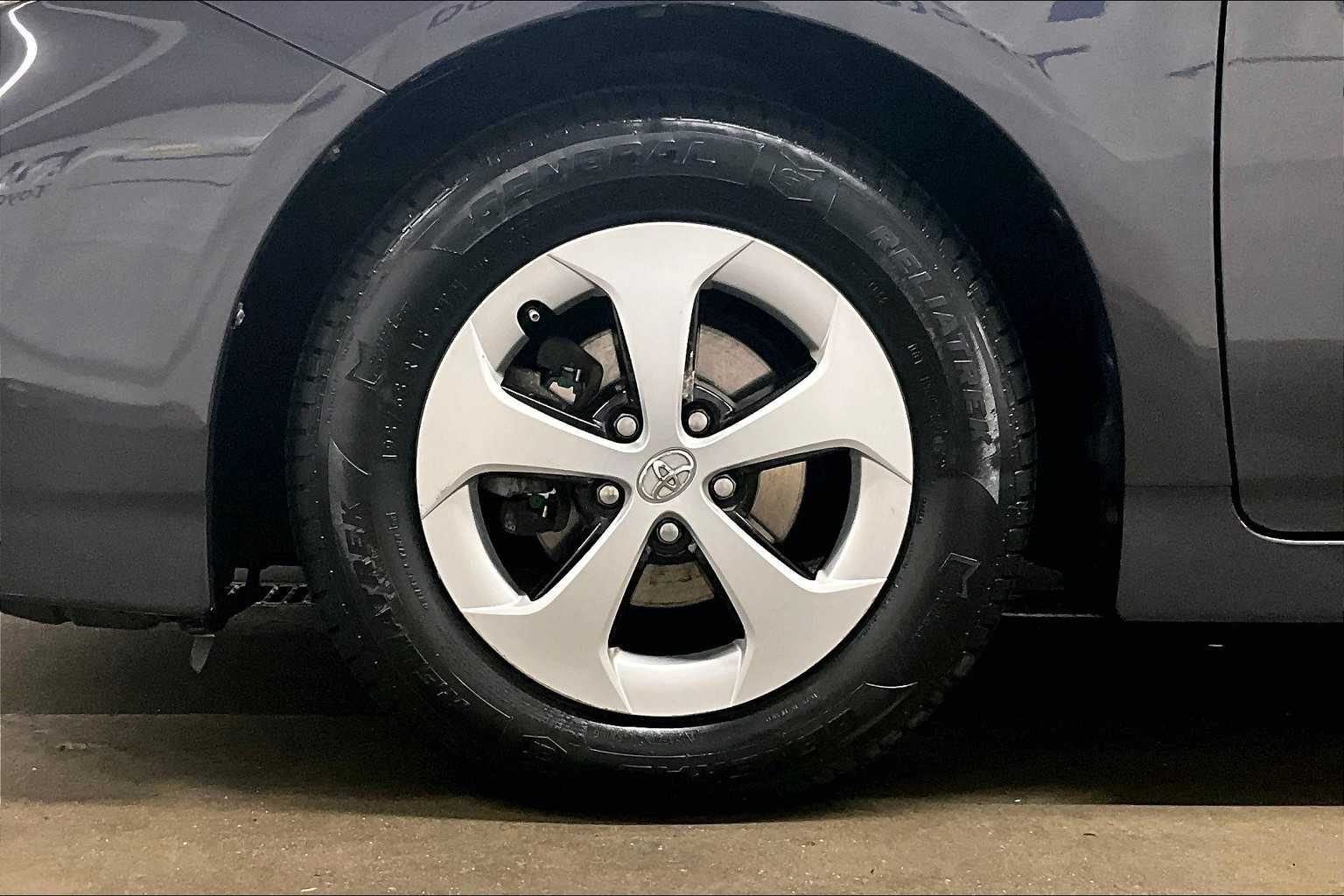2013 Toyota Prius Two - Photo 7