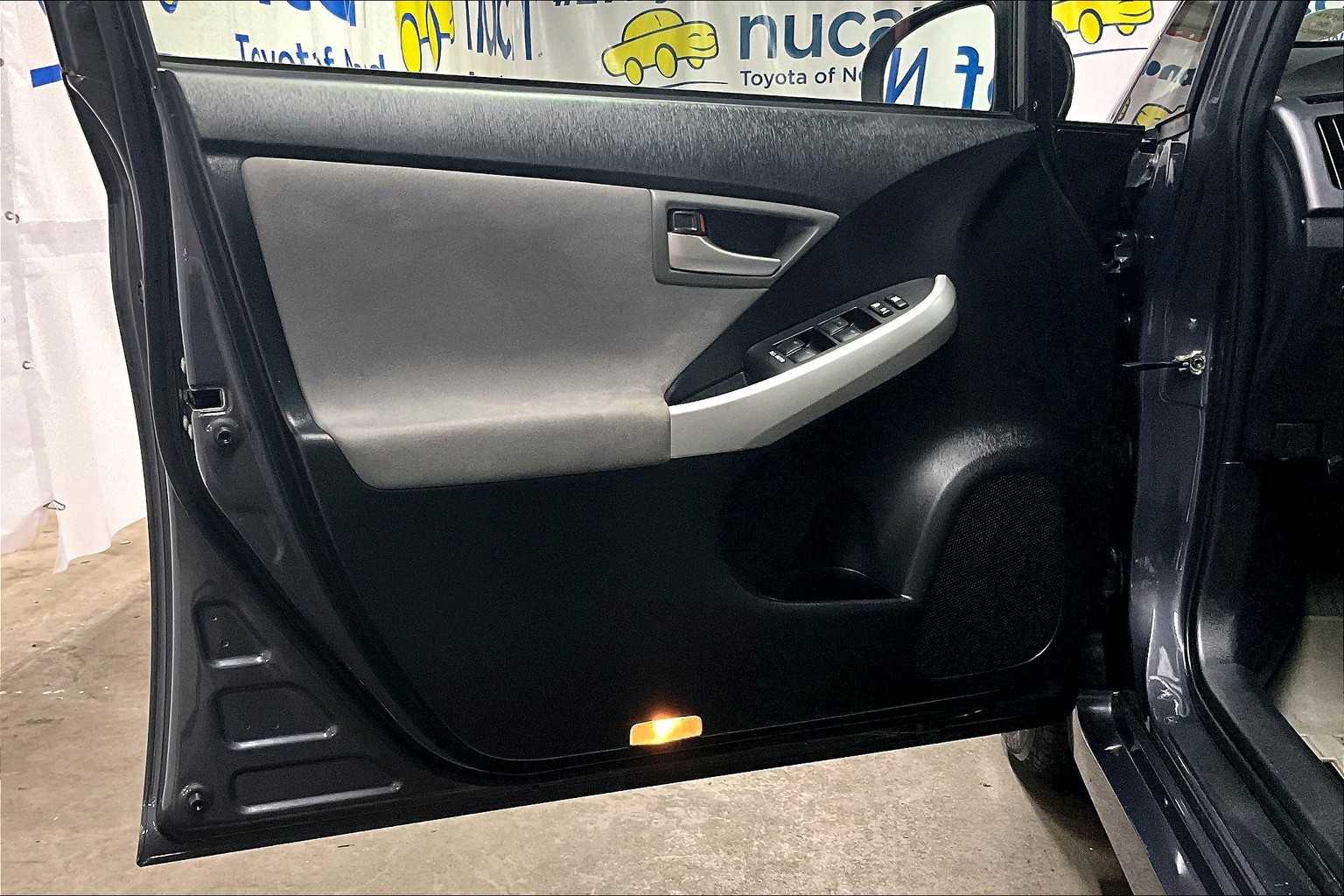 2013 Toyota Prius Two - Photo 9