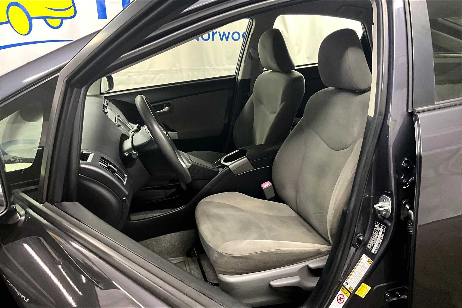 2013 Toyota Prius Two - Photo 10